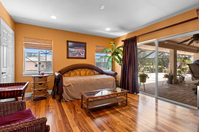 Residence photo 14