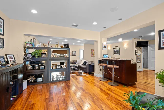 Residence photo 18