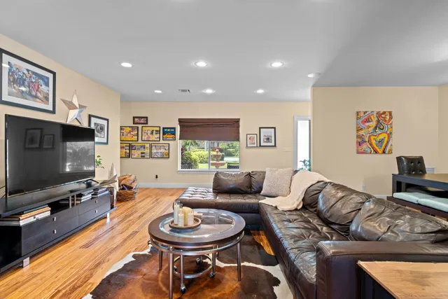Residence photo 20