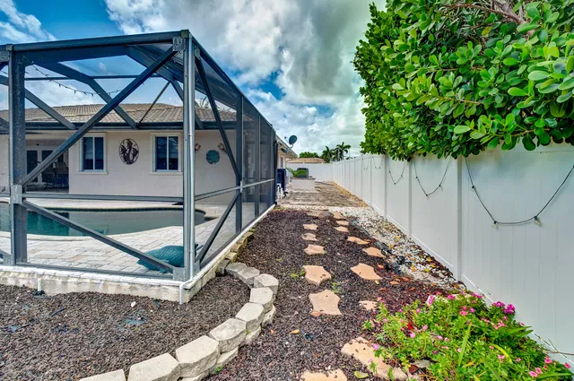 Residence photo 34