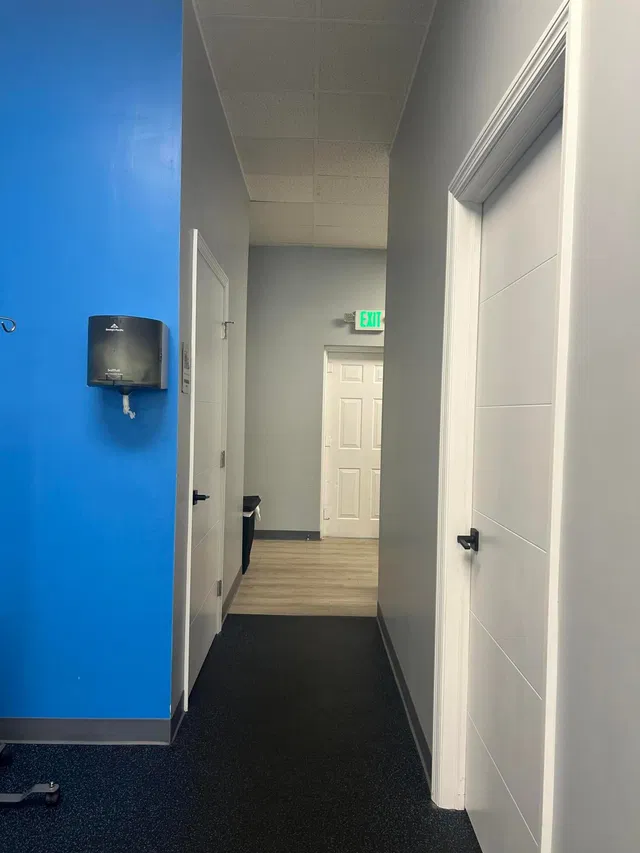  Unit 504 photo 6