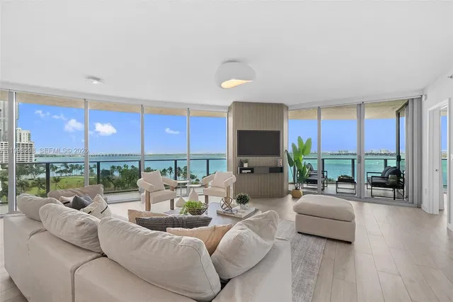 488 NE 18th Street 715, Miami, FL 33132