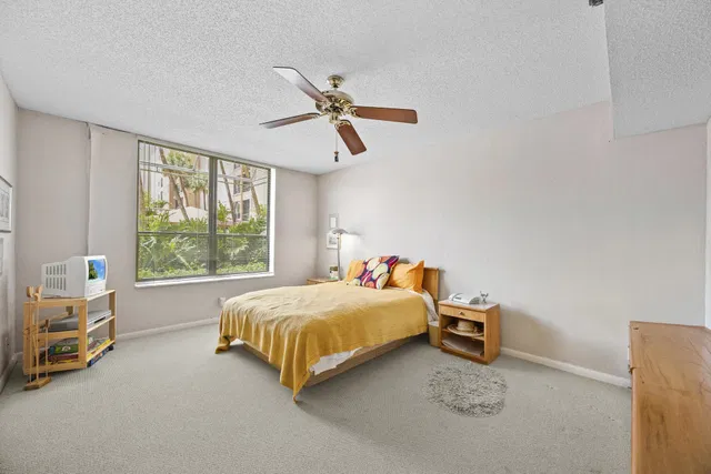 Unit 101 photo 29