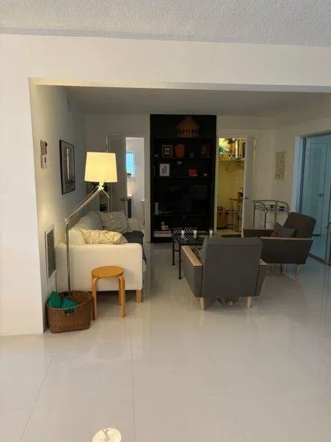 Unit 205 photo 3