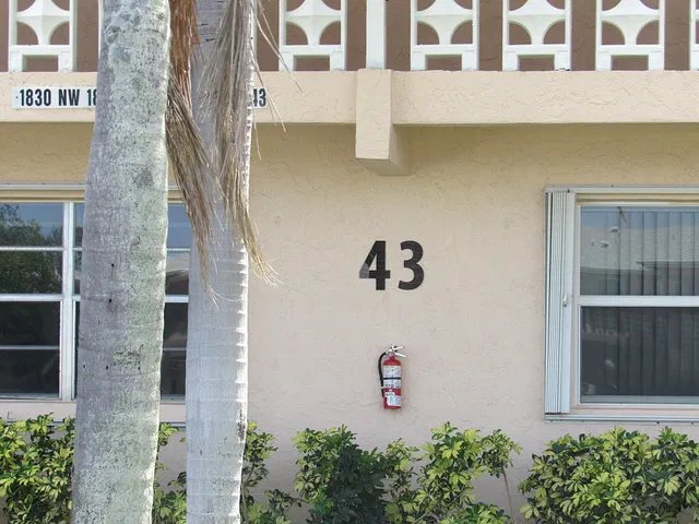 Unit 201 photo 5