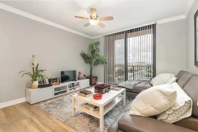 The Tower Condominium at Cityplace Unit 1006 photo 3