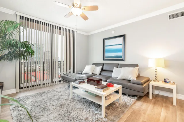 The Tower Condominium at Cityplace Unit 1006 photo 4