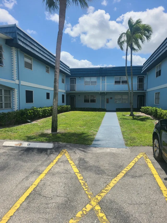 Unit 257 photo 4