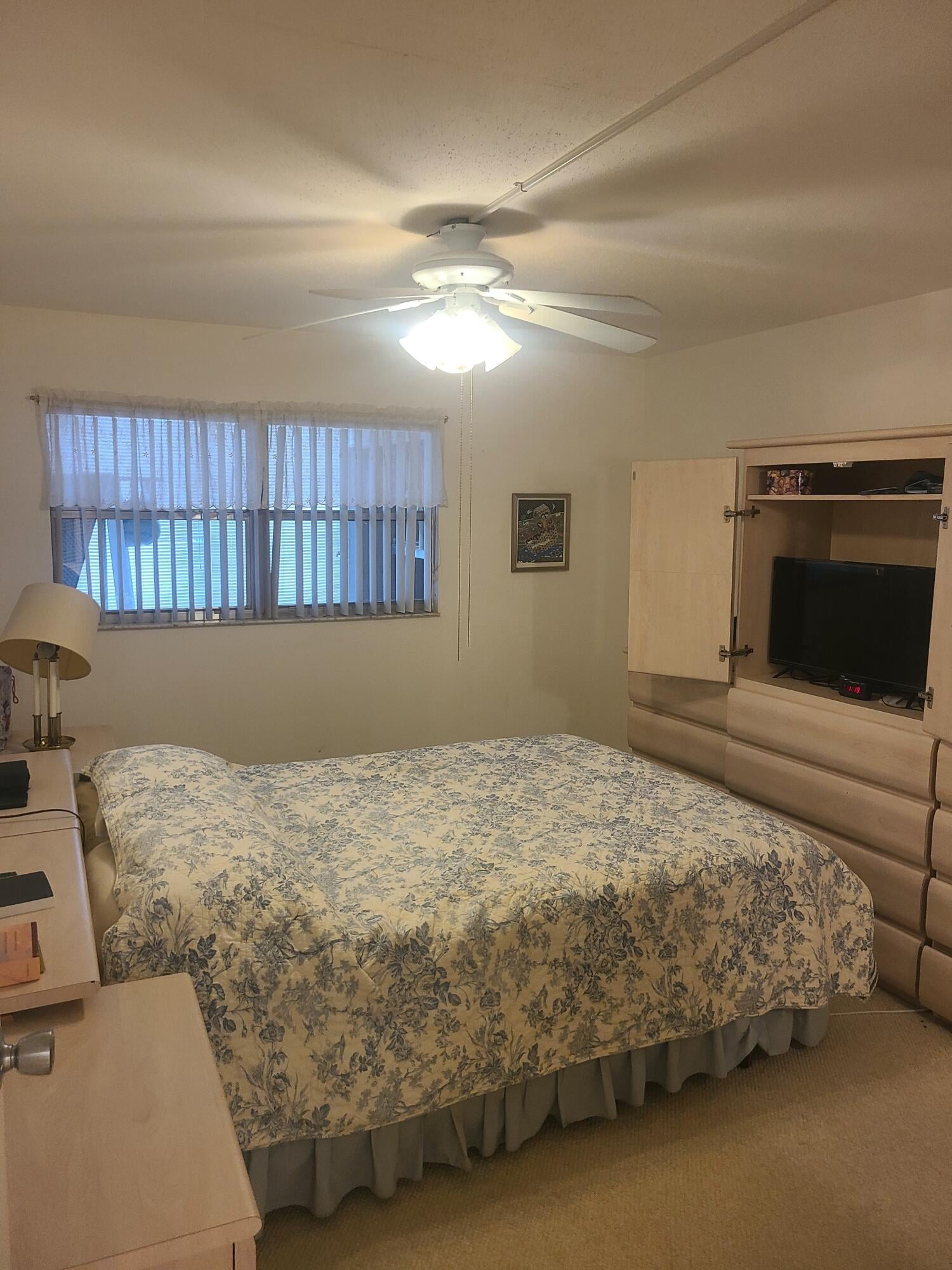 Unit 257 photo 7