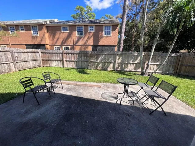 Residence photo 4