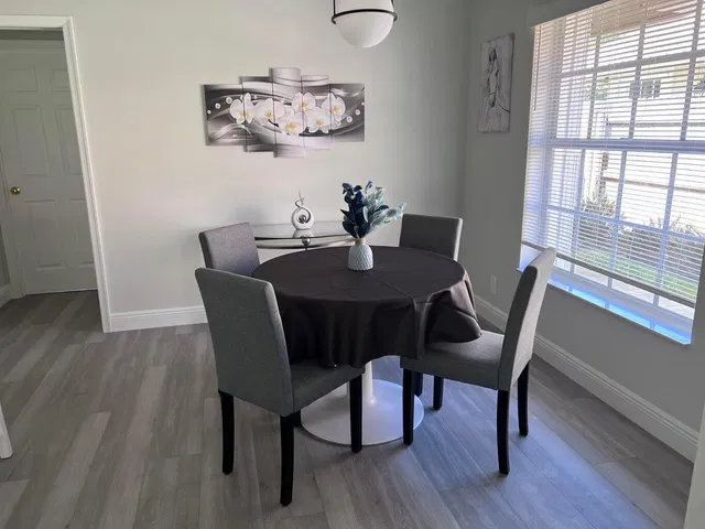 Residence photo 17