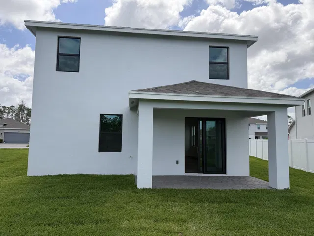 Residence photo 3