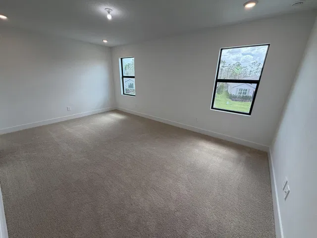 Residence photo 6