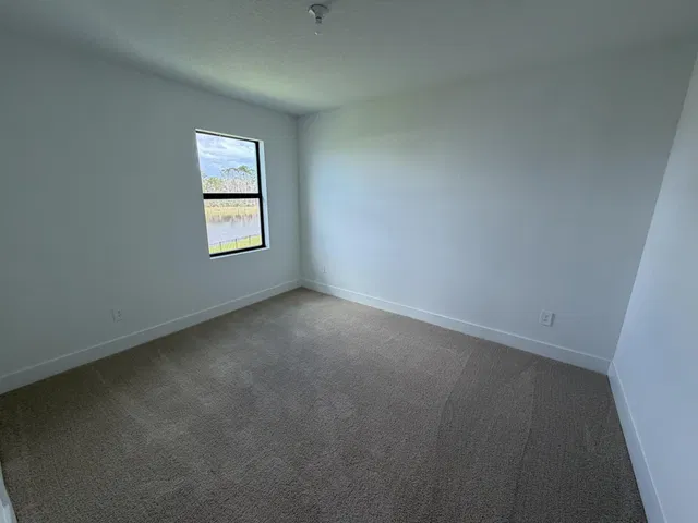 Residence photo 8