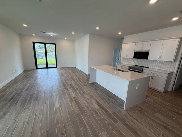 Residence photo 11