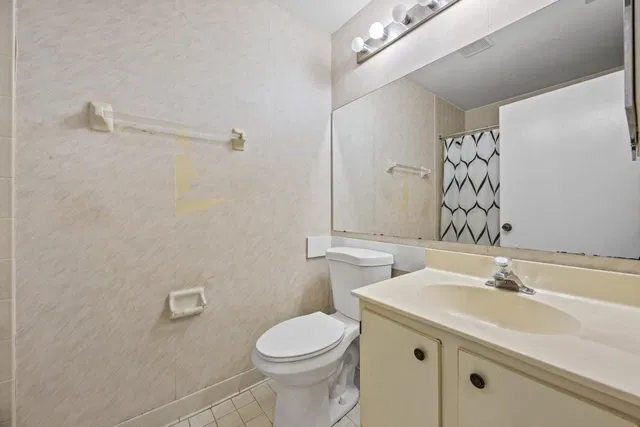  Unit 1601 photo 15