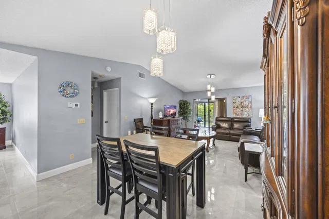  Unit 1601 photo 23