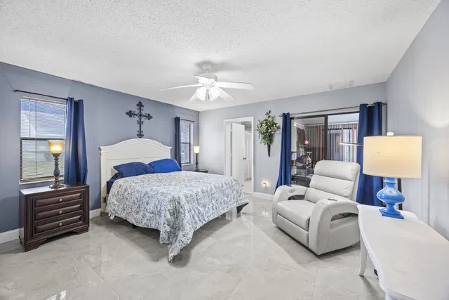  Unit 1601 photo 29