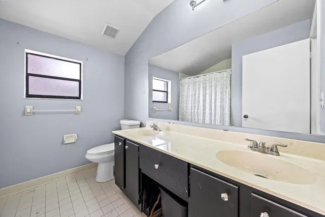  Unit 1601 photo 32