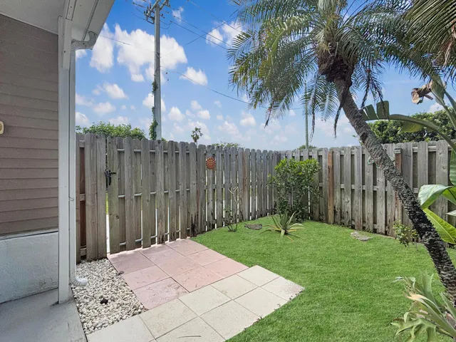  Residence photo 26