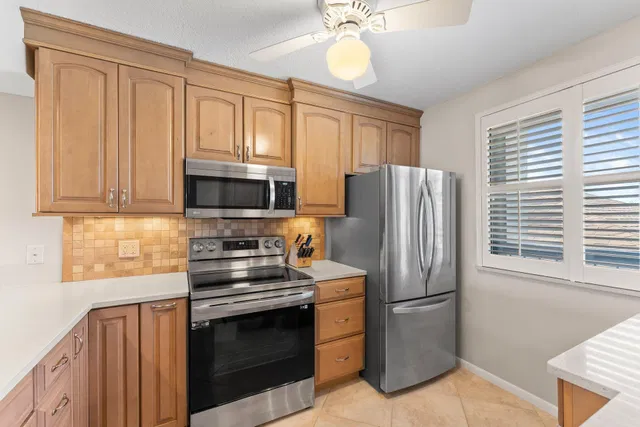 Unit 203 photo 3