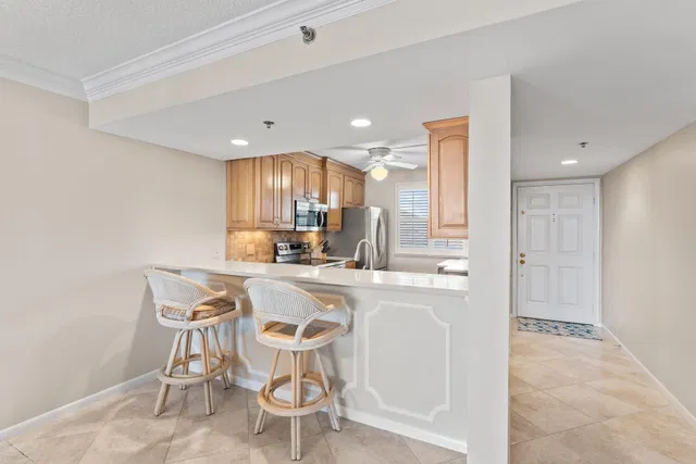 Unit 203 photo 7