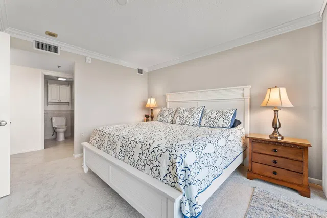 Unit 203 photo 17