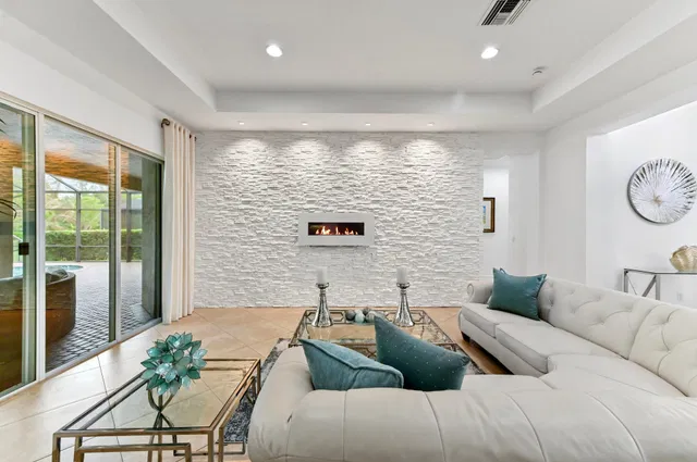 Residence photo 11