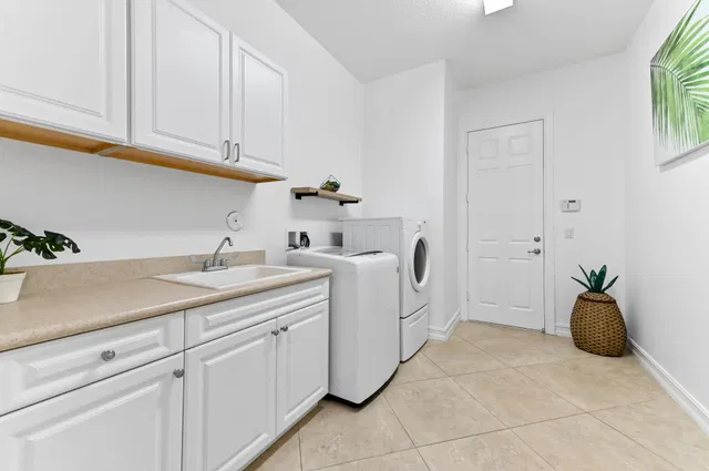 Residence photo 32