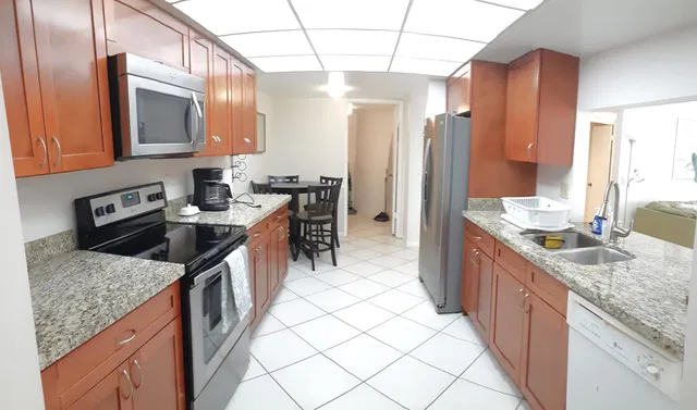  Unit 6404 photo 5
