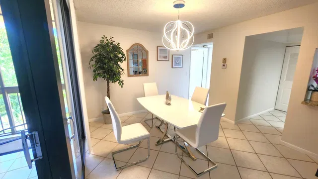  Unit 6404 photo 9