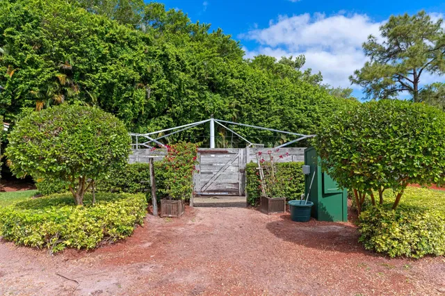  Residence photo 22