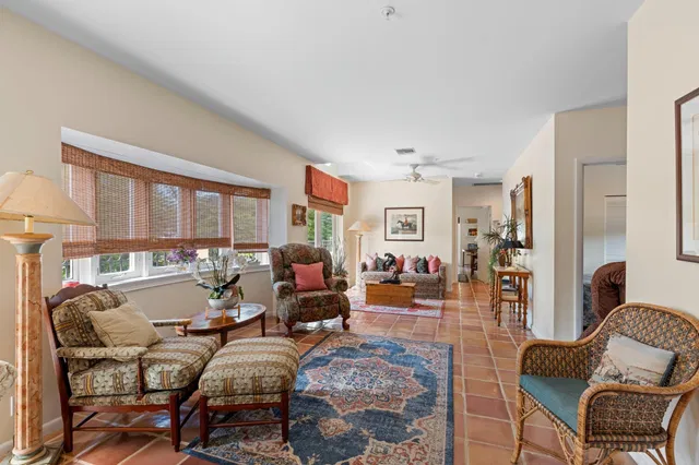  Residence photo 57
