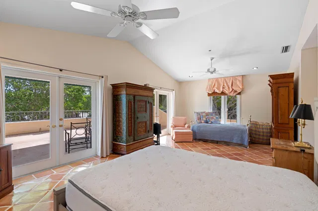  Residence photo 64