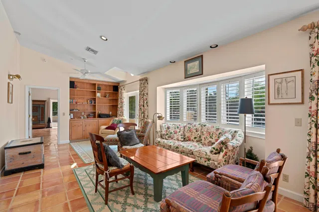  Residence photo 73