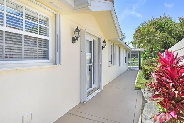 Residence photo 2
