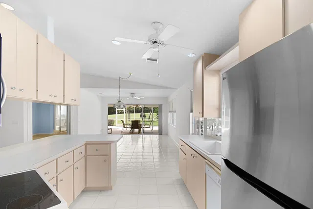 Residence photo 3