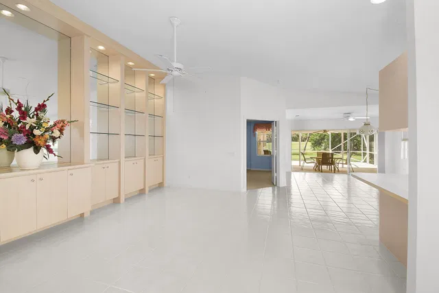 Residence photo 11