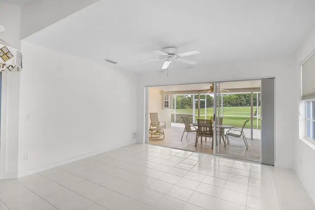 Residence photo 16