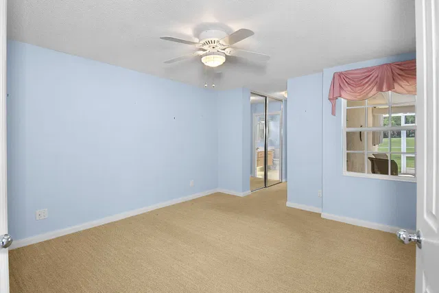 Residence photo 18