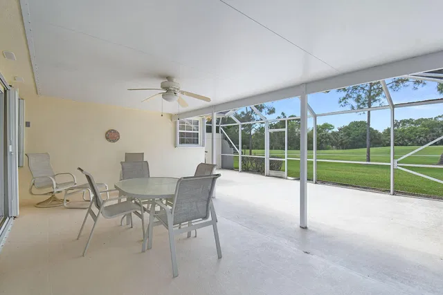 Residence photo 25