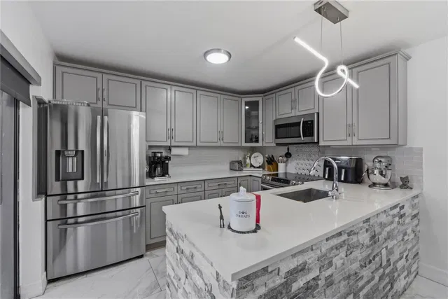 Residence photo 2