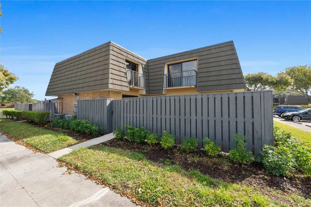 Residence photo 12