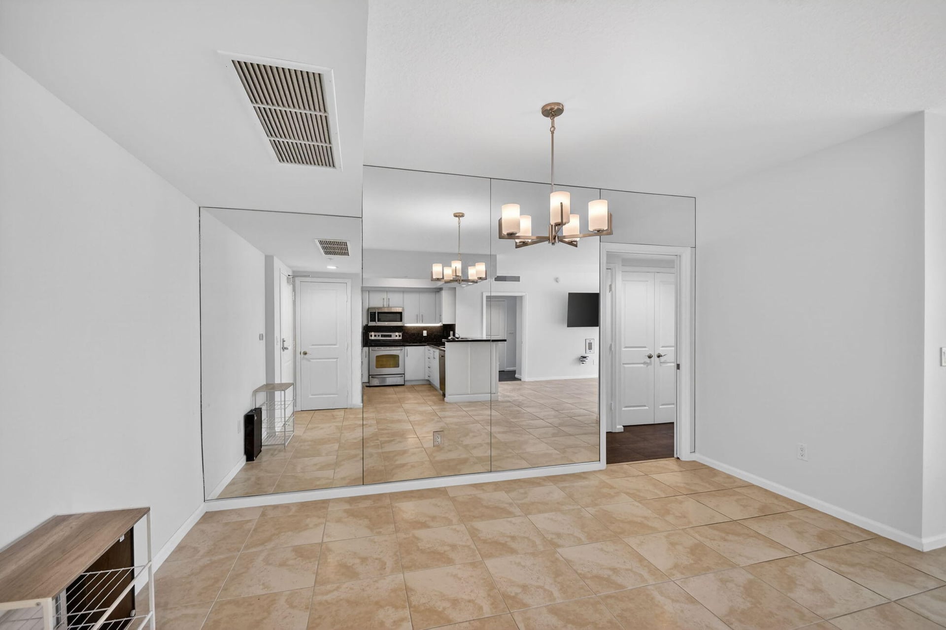 The Metropolitan Unit 307 photo 4
