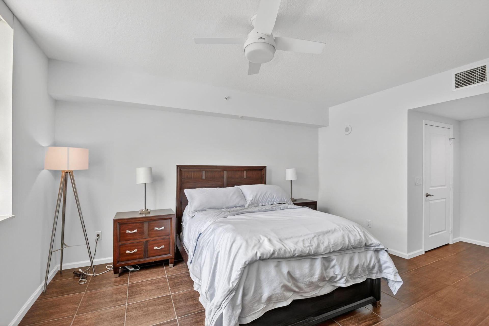 The Metropolitan Unit 307 photo 24
