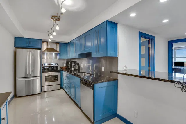 2295 S Ocean Palm Beach Unit 619 photo 8