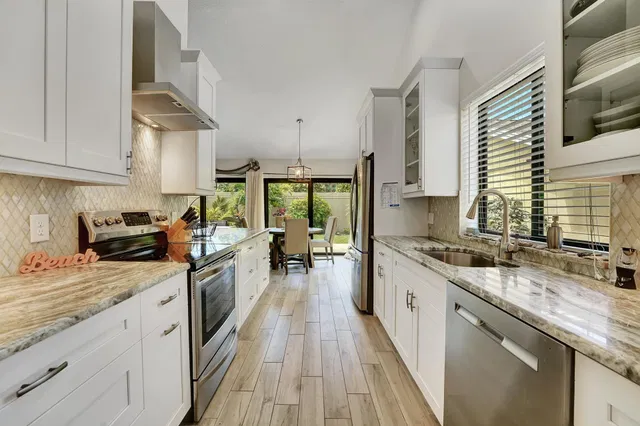 Residence photo 5