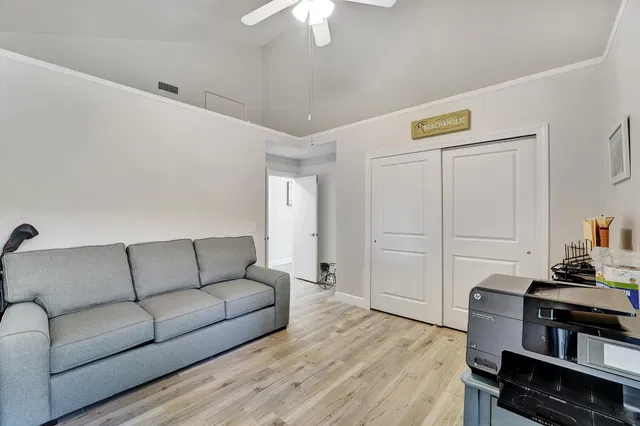 Residence photo 24