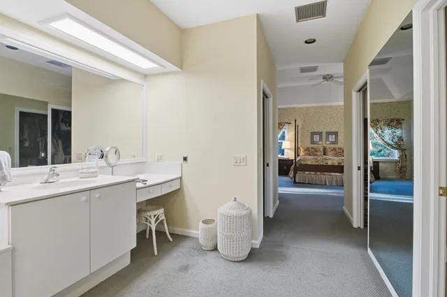 Residence photo 49