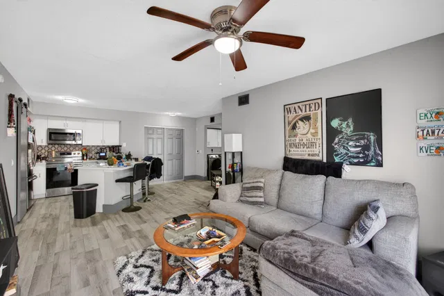 Unit 105 photo 15